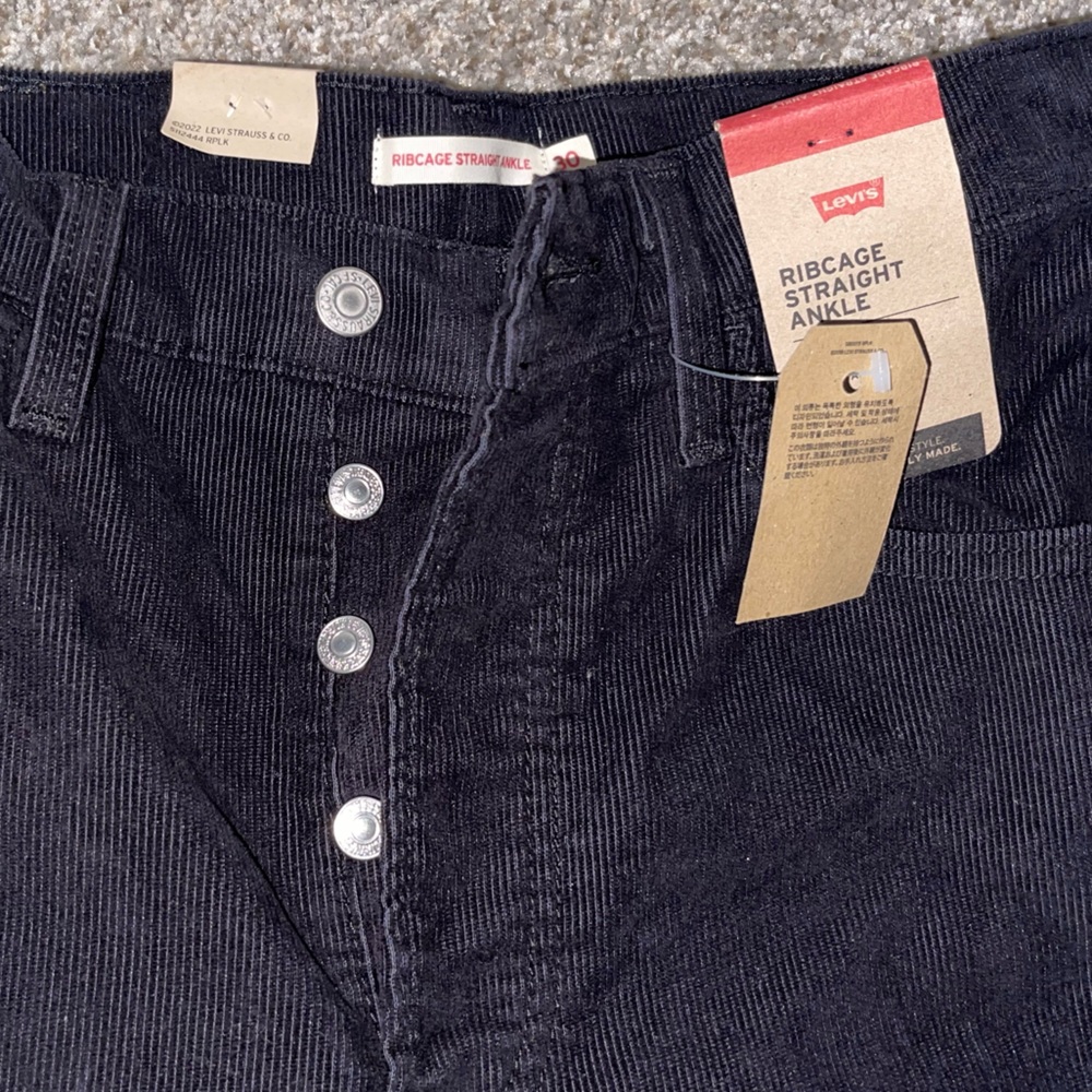 Levi’s Corduroy Rib Cage Straight Ankle Pants - NWT - Size 30